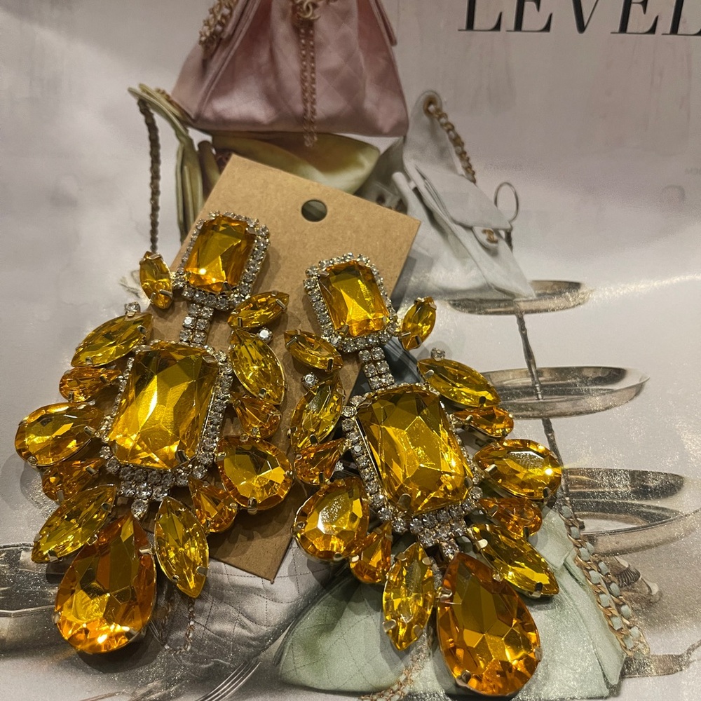 Elegant Gold Crystal Drop Earrings